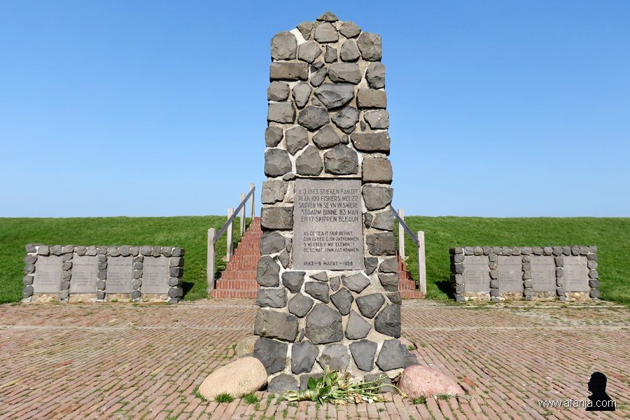 monument vissersramp 1883 (2)