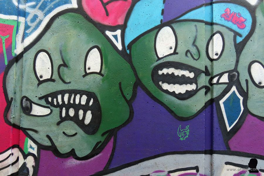 graffiti voetgangerstunnel Zuiderend onder de A7 bij Drachten