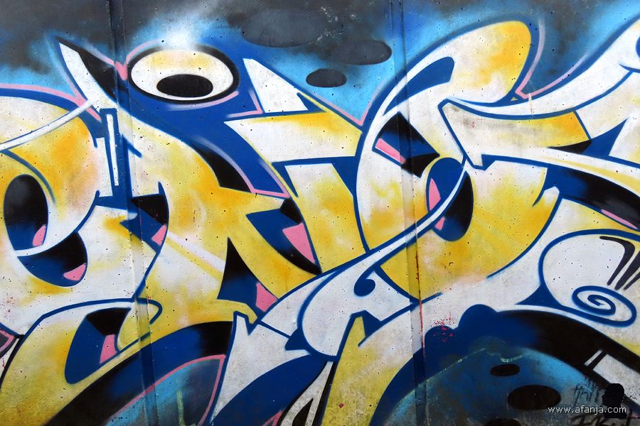 graffiti voetgangerstunnel Zuiderend onder de A7 bij Drachten