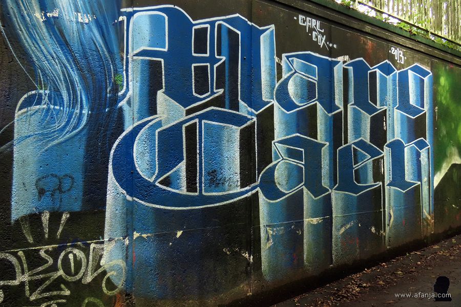 graffiti voetgangerstunnel Zuiderend onder de A7 bij Drachten