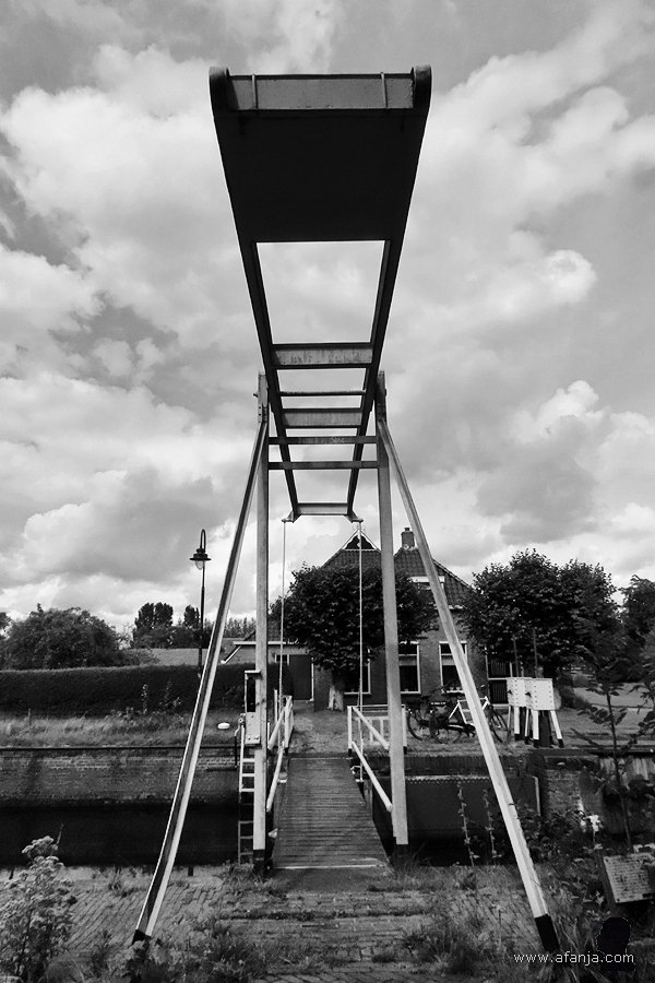 klapbrug bij de sluis, Buitenstvallaat