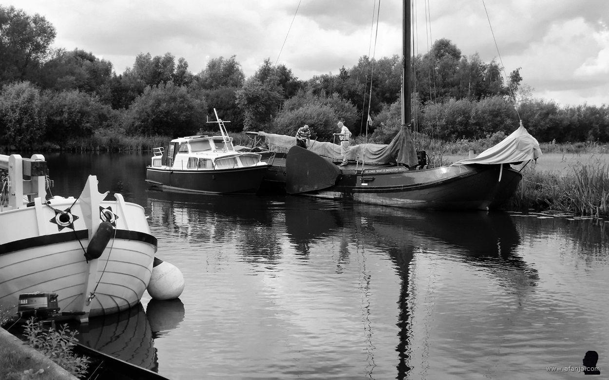 'de Jonge Trijntje' voor anker in Buitenstvallaat
