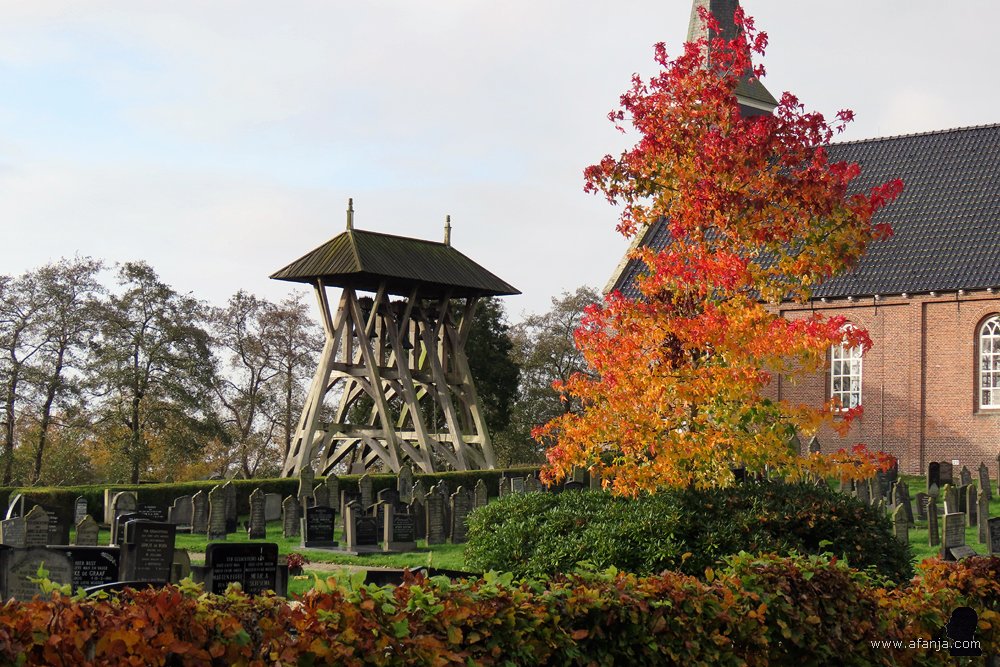 klokkenstoel bij de hervormde kerk Wijnjeterp
