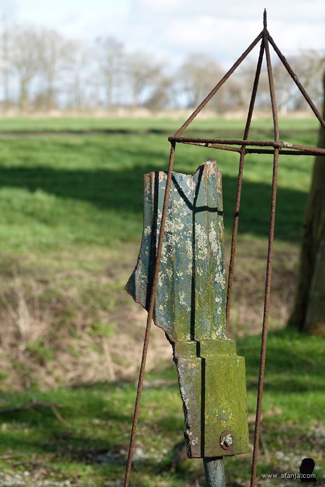 fragment van de maquette van een scheve toren