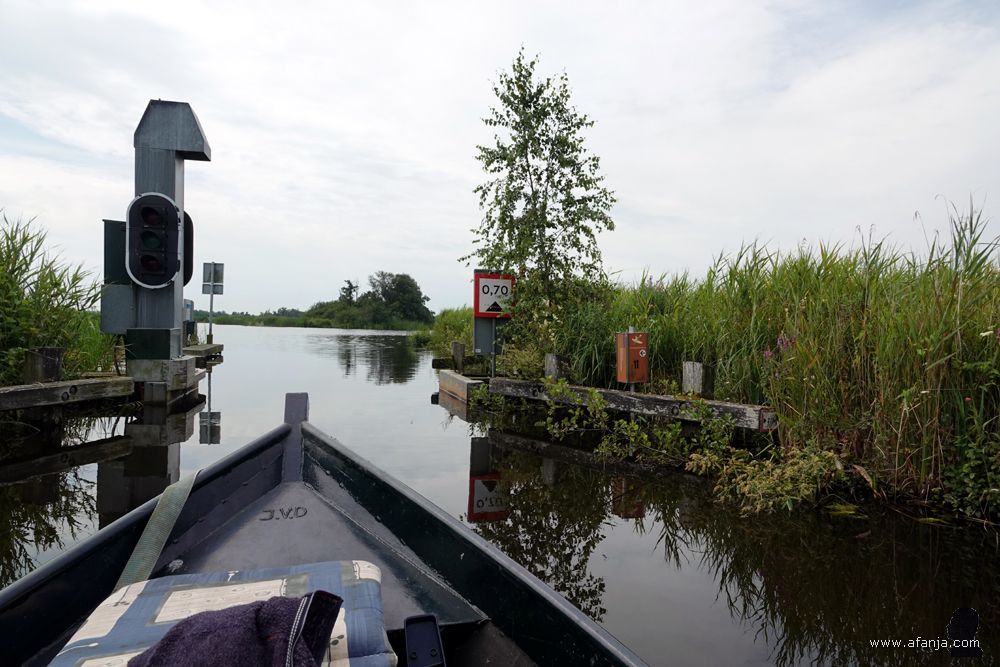 we naderen een zelfbedieningsstuw in De Wieden