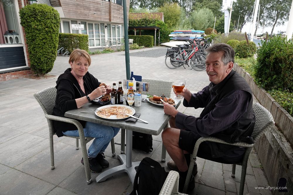 we lieten het ons goed smaken, proost!