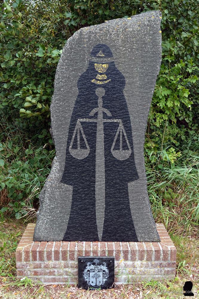 het beeld 'Livius - Vrouwe Justitia' van Anne Woudwijk