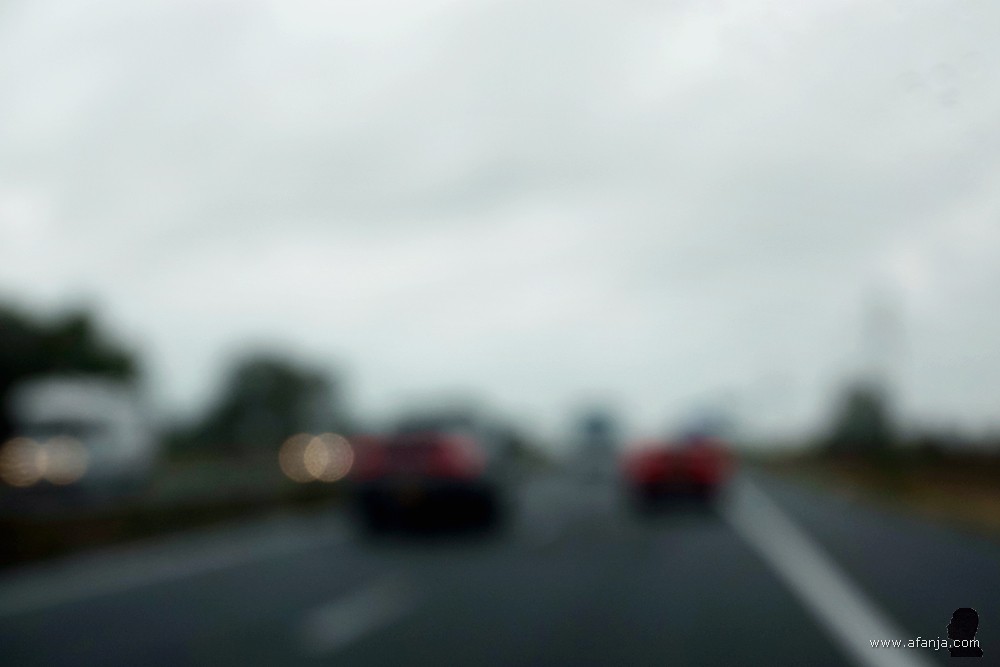 onderweg op een grijze dag