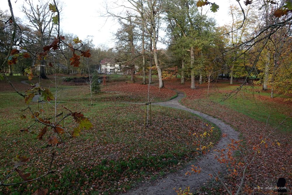 de Engelse landschapstuin is ontworpen door de tuinarchitecten Roodbaard en Vlaskamp