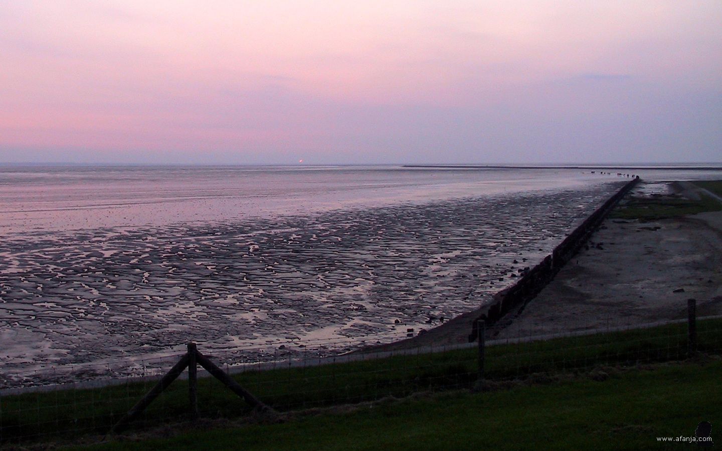 zonsopkomst tijdens een gedeeltelijke zonsverduistering - 31 mei 2003