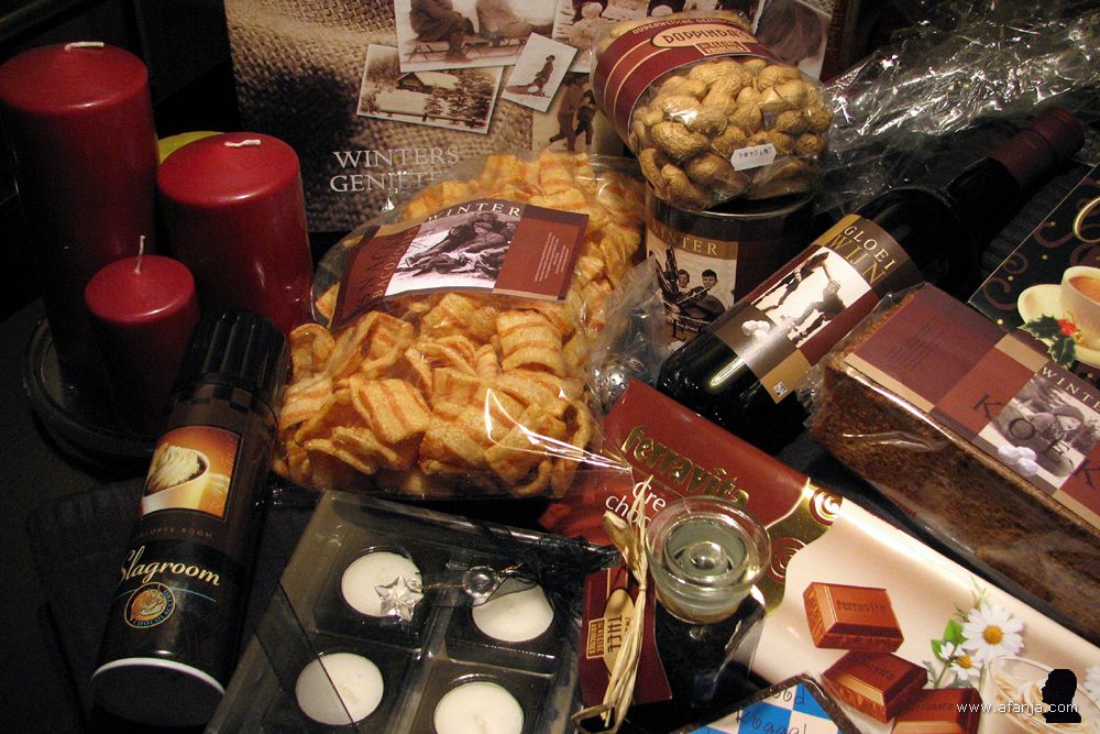 het kerstpakket van 2005 is uitgepakt