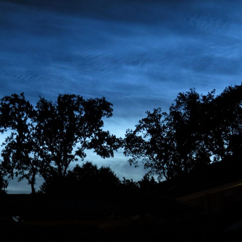 lichtende nachtwolken boven Drachten - 23 juni 2024