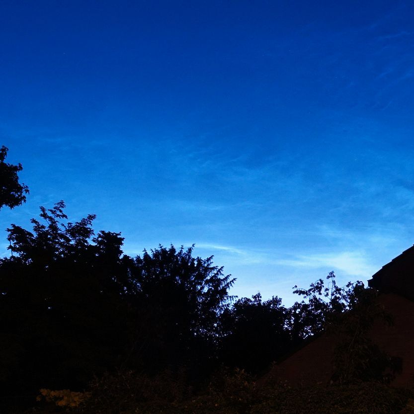 lichtende nachtwolken boven Drachten - 23 juni 2024
