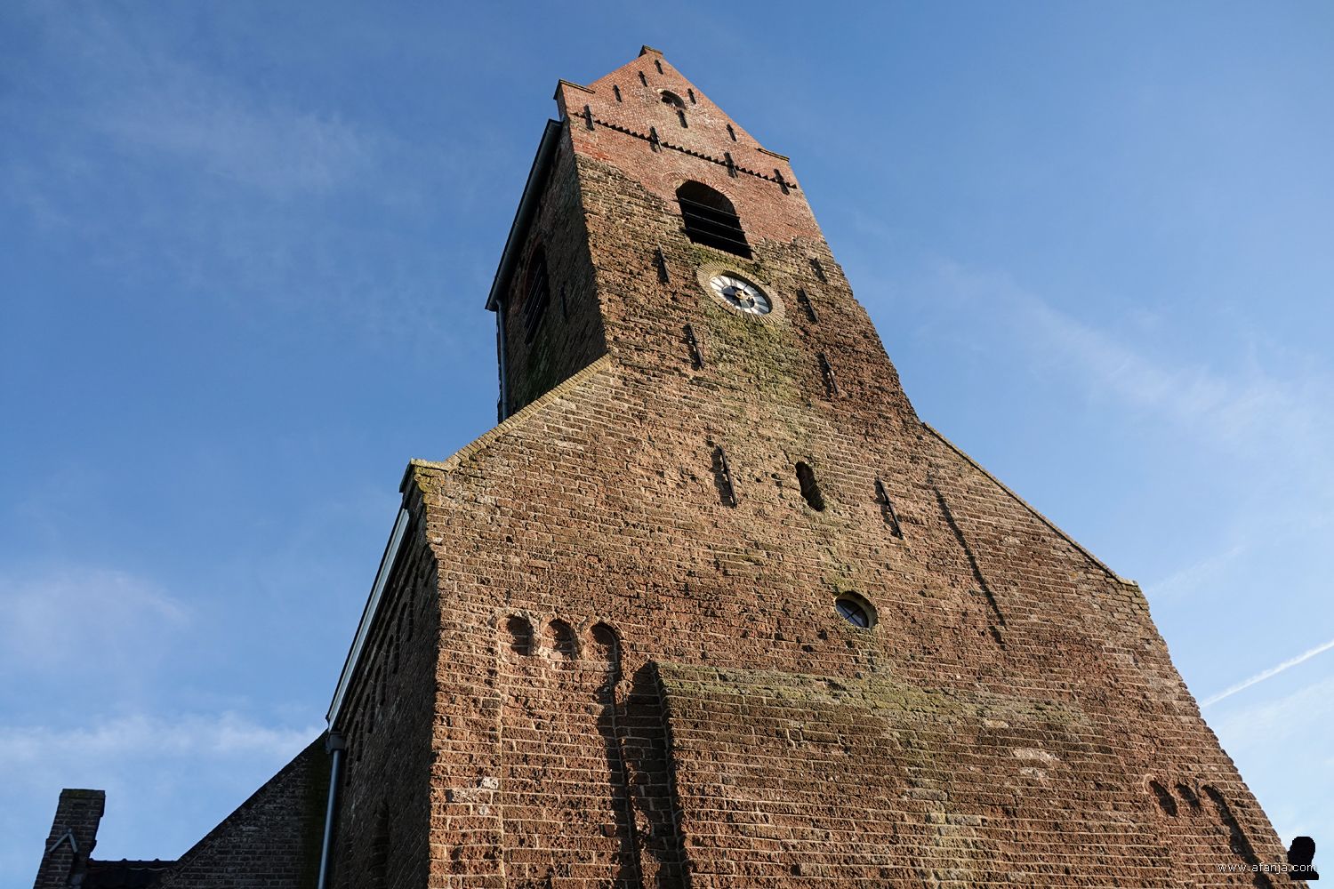 de toren van de Mariatsjerke in Wierum