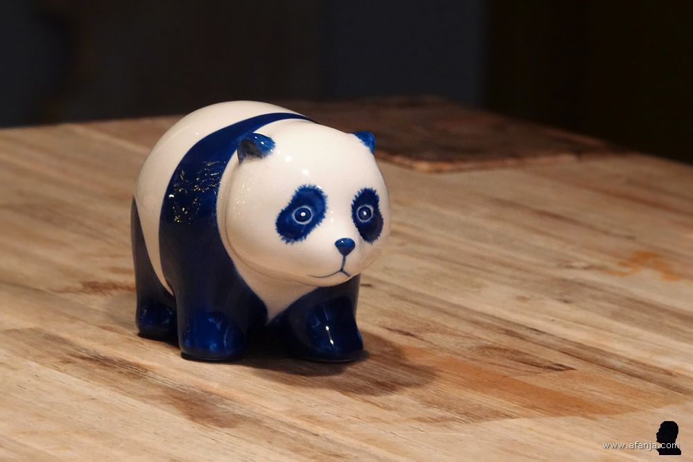 een panda in Delfts blauw