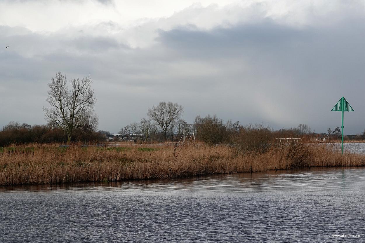 donkere wolken boven de Peanster Ee