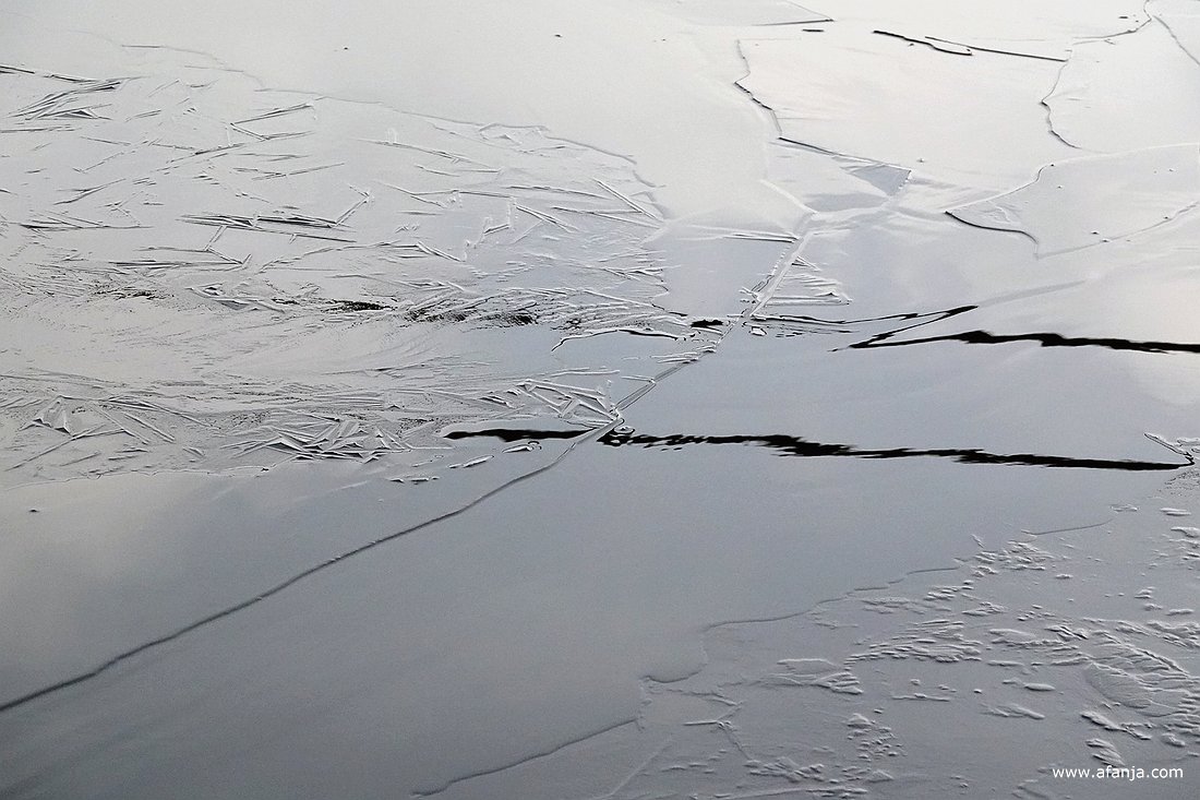 figuren op het ijs op de Goëgahuistersloot