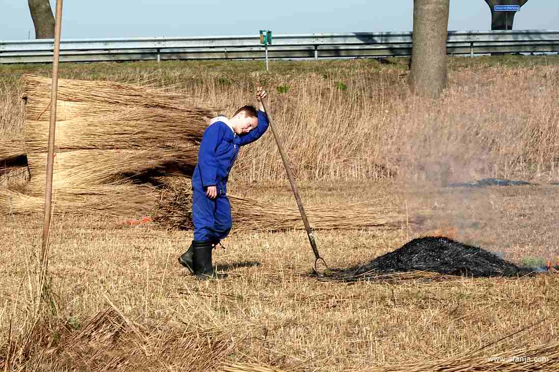 geduldig wachten tot het vuur gedoofd is
