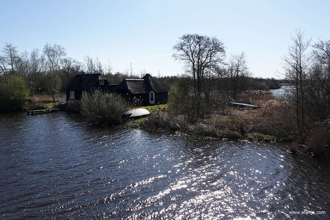 we komen tijdelijk in de 'bewoonde wereld'