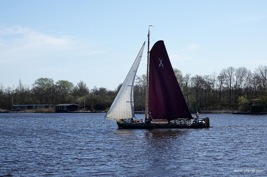 skûtsje 'Doeke van Martena' uit Drachten, gebouwd in 1906 op de werf van de familie v.d. Werff, Buitenstvallaat