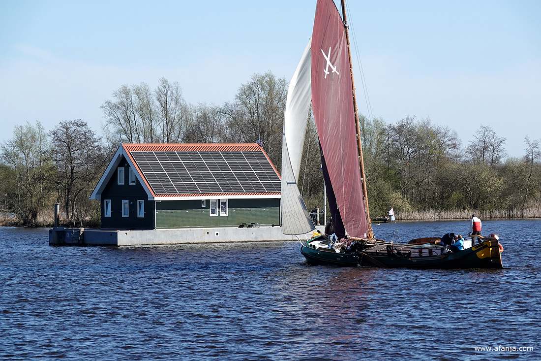 skûtsje 'Doeke van Martena' uit Drachten, gebouwd in 1906 op de werf van de familie v.d. Werff, Buitenstvallaat