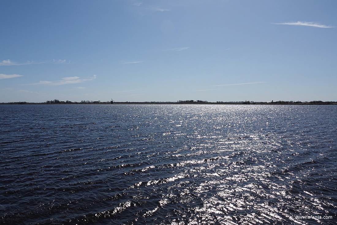 voor ons ligt de Sitebuurster Ee te schitteren