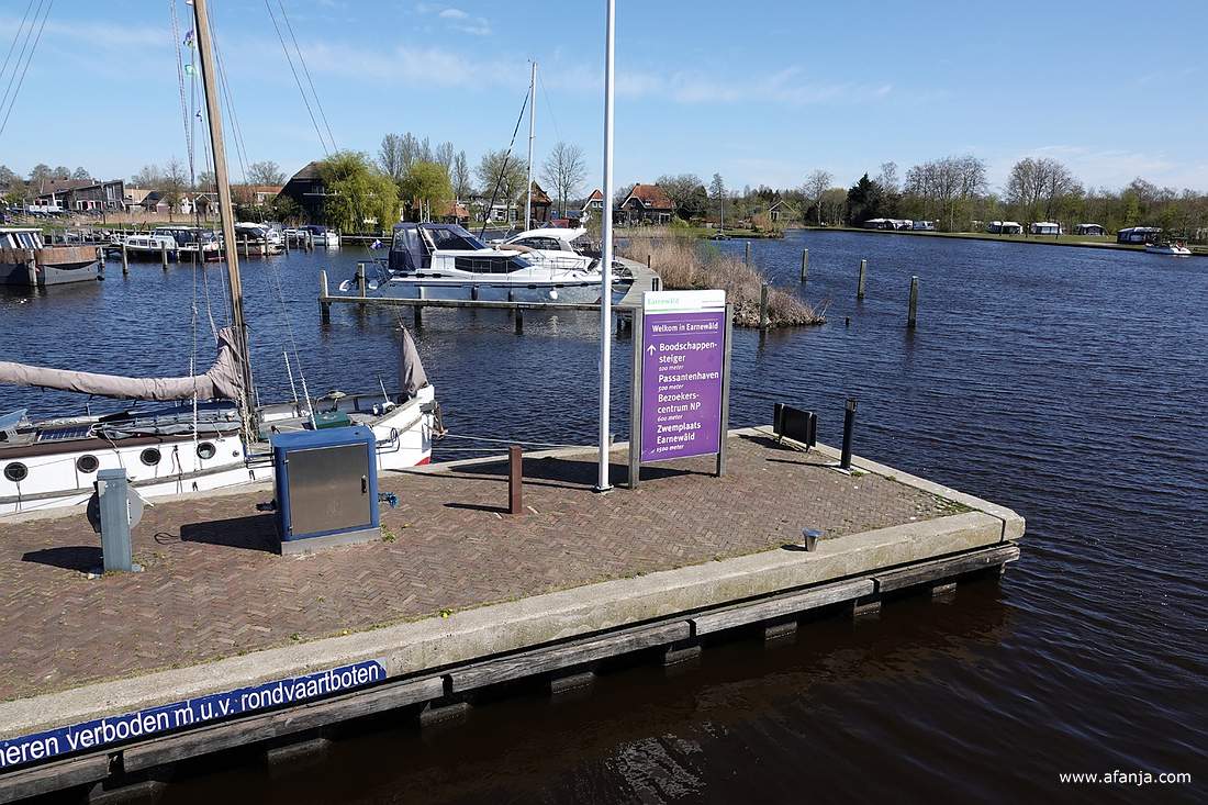 de aanlegsteiger voor de rondvaartboten