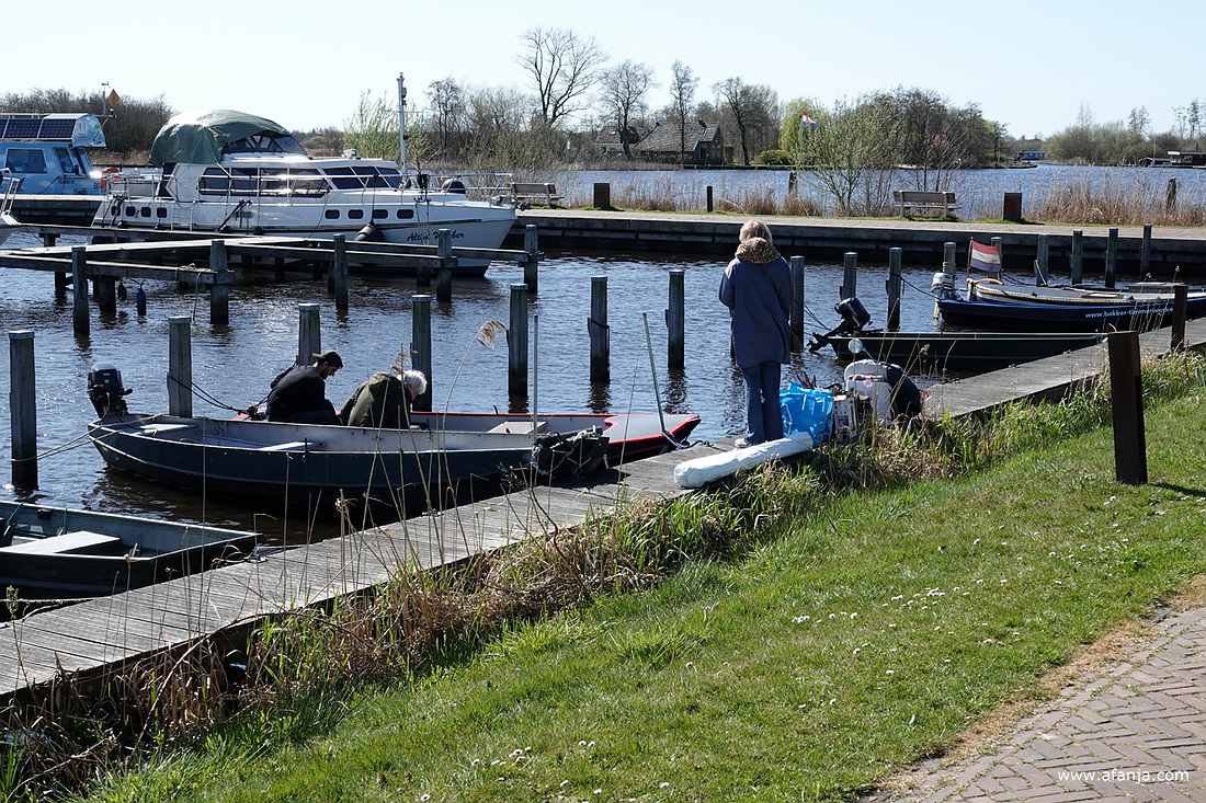 daar sta je dan met je bagage