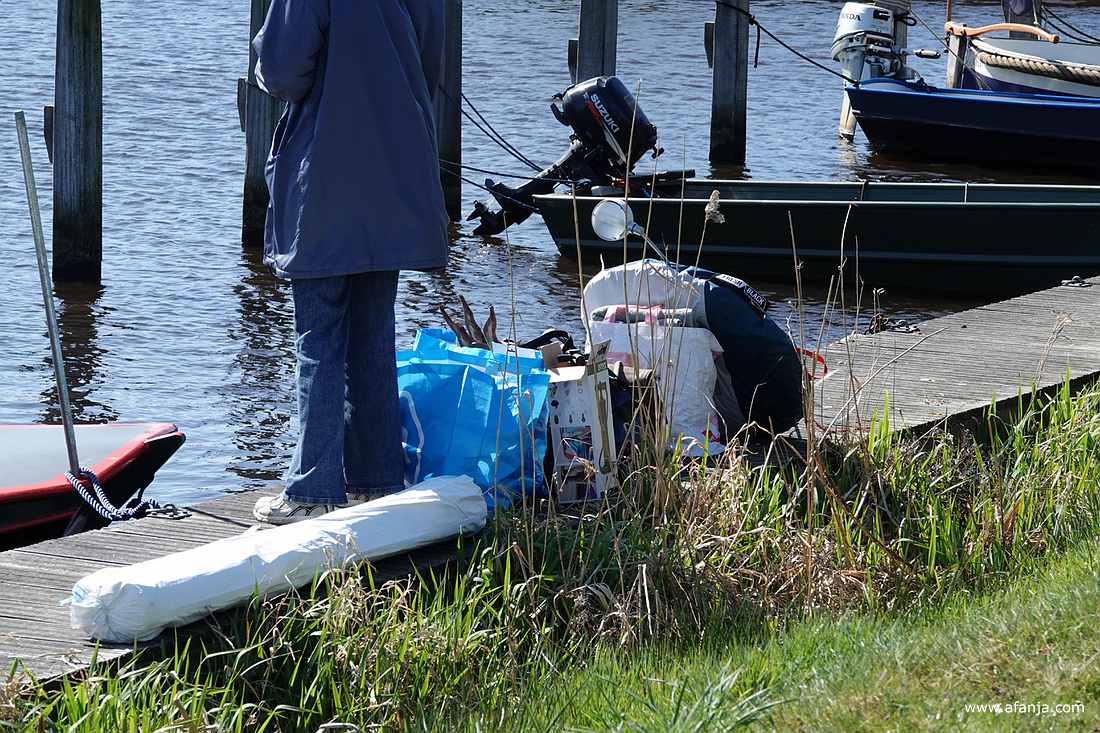 daar sta je dan met je bagage