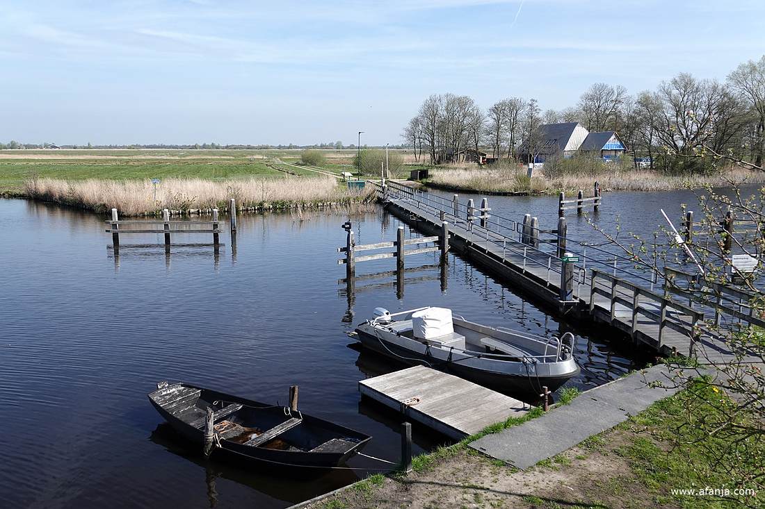 de voetgangersbrug naar It Eilân gezien vanaf het uitkijkplatform