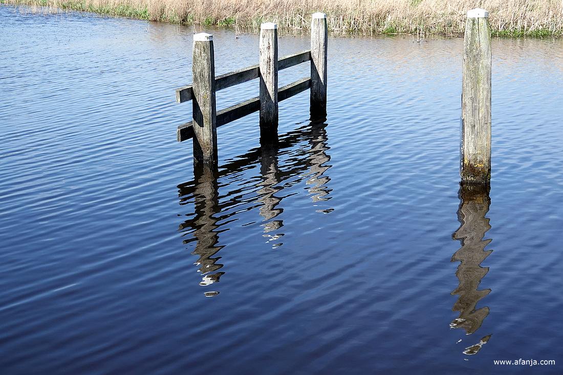 een remmingswerk bij de voetgangersbrug
