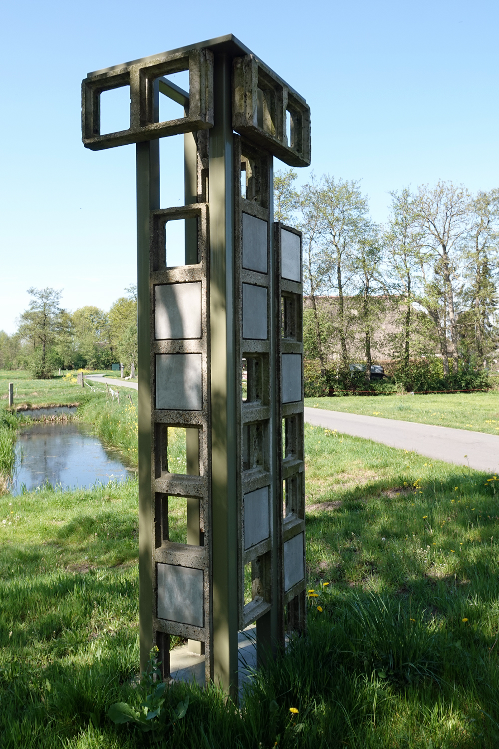 monument voor de luchtwachttoren bij Oudega (Sm)