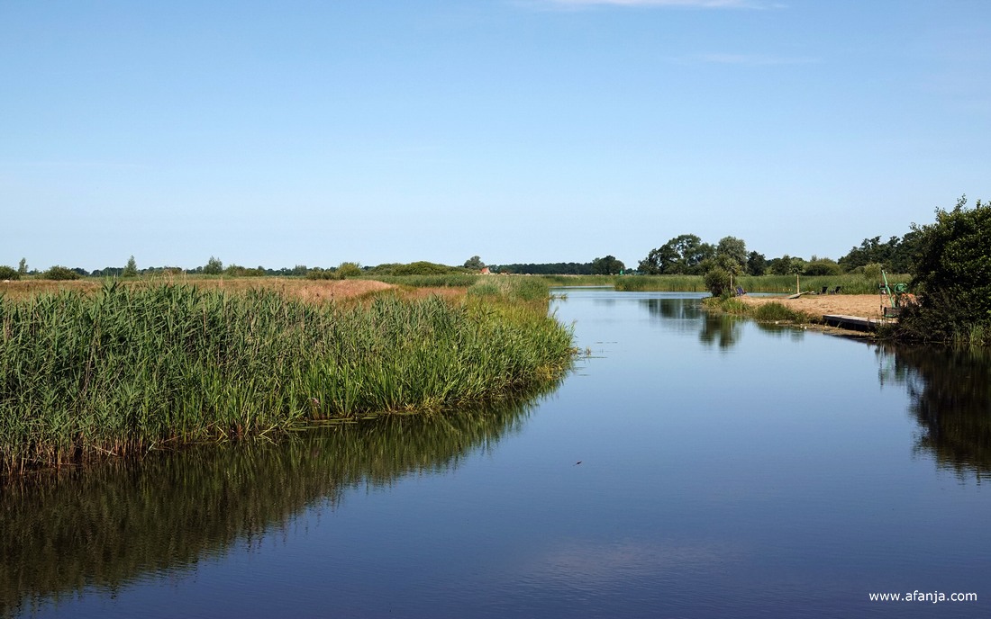 het haventje mondt uit in de Smalle Eesterzanding