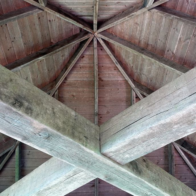 het dak van de uitkijktoren gezien vanaf de tweede verdieping