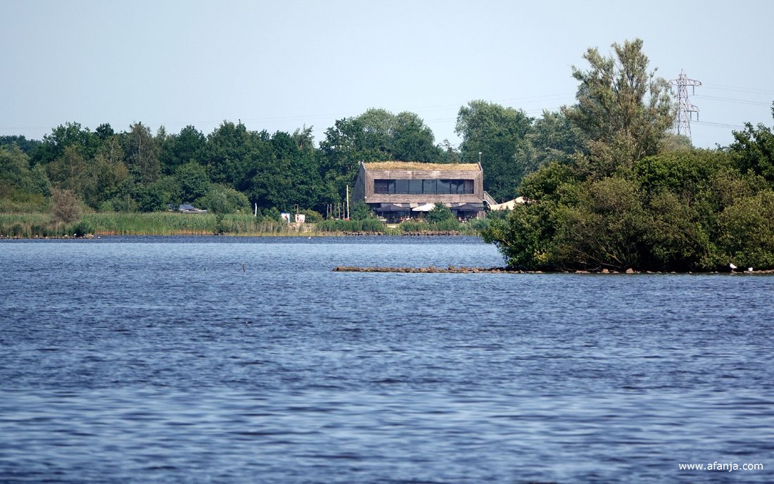 paviljoen 'de Leijen' bij Rottevalle aan de overkant