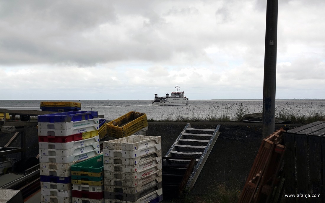 de 'Rottum' vaart uit naar Schiermonnikoog