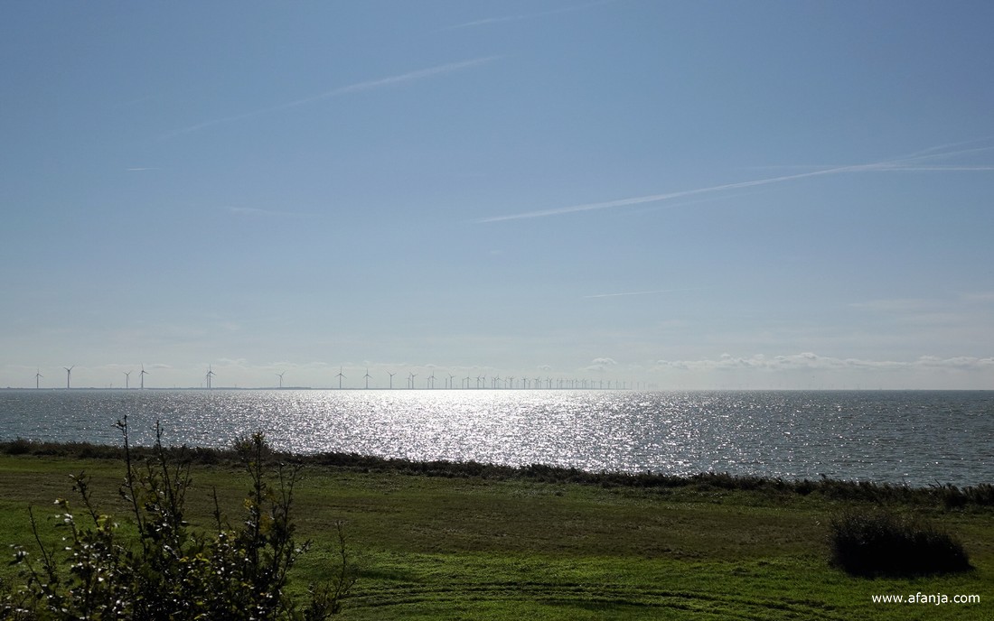 zilveren schitteringen op het IJsselmeer