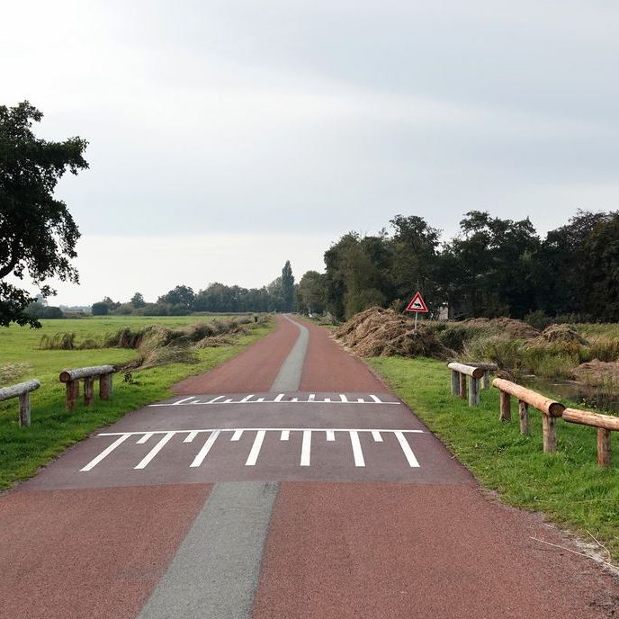 een nieuwe verkeersremmer op de Wolwarren