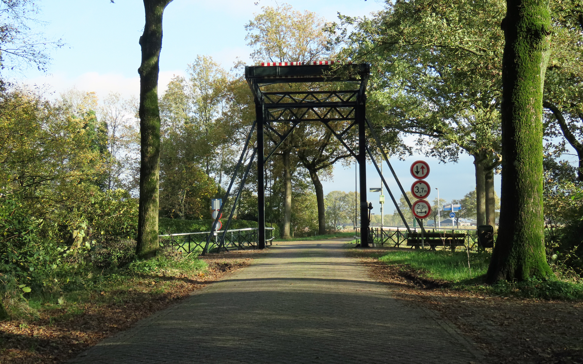 de brug in de Peelrug bij Petersburg tussen Wijnjewoude en Donkerbroek