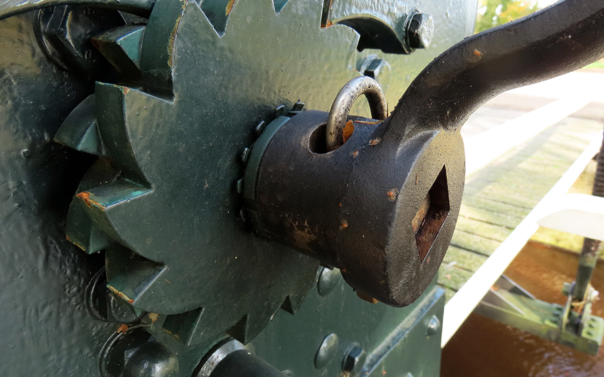 een detail van de brug in de Peelrug