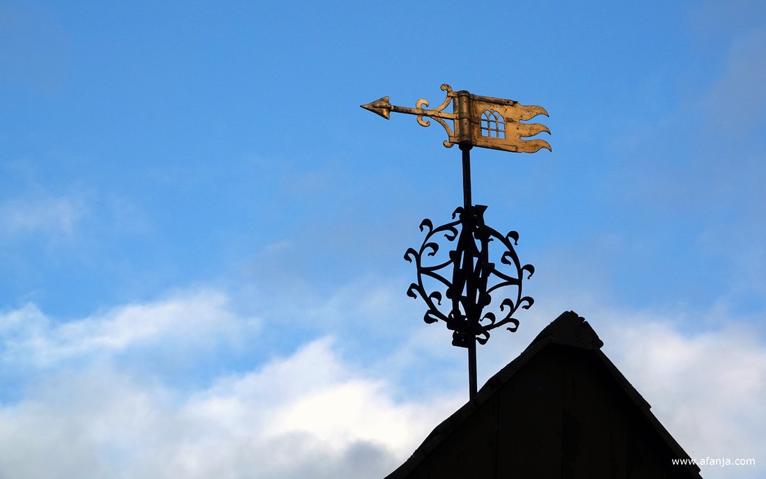 de windvaan op de klokkenstoel van Baarlo