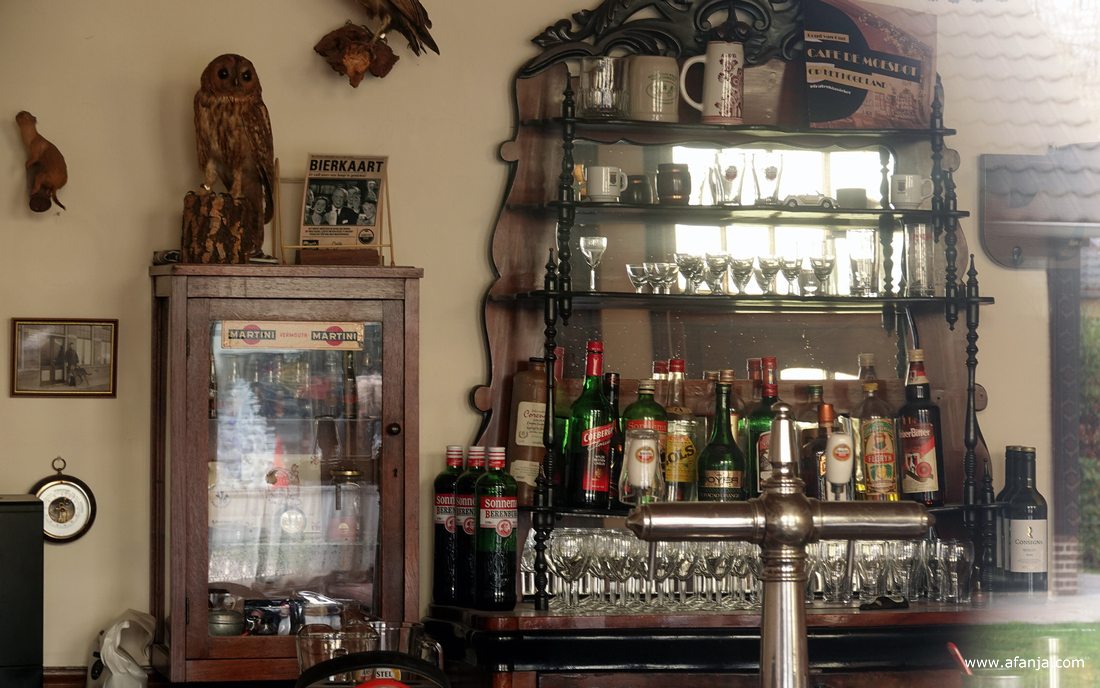 detail van het interieur van café de Moespot