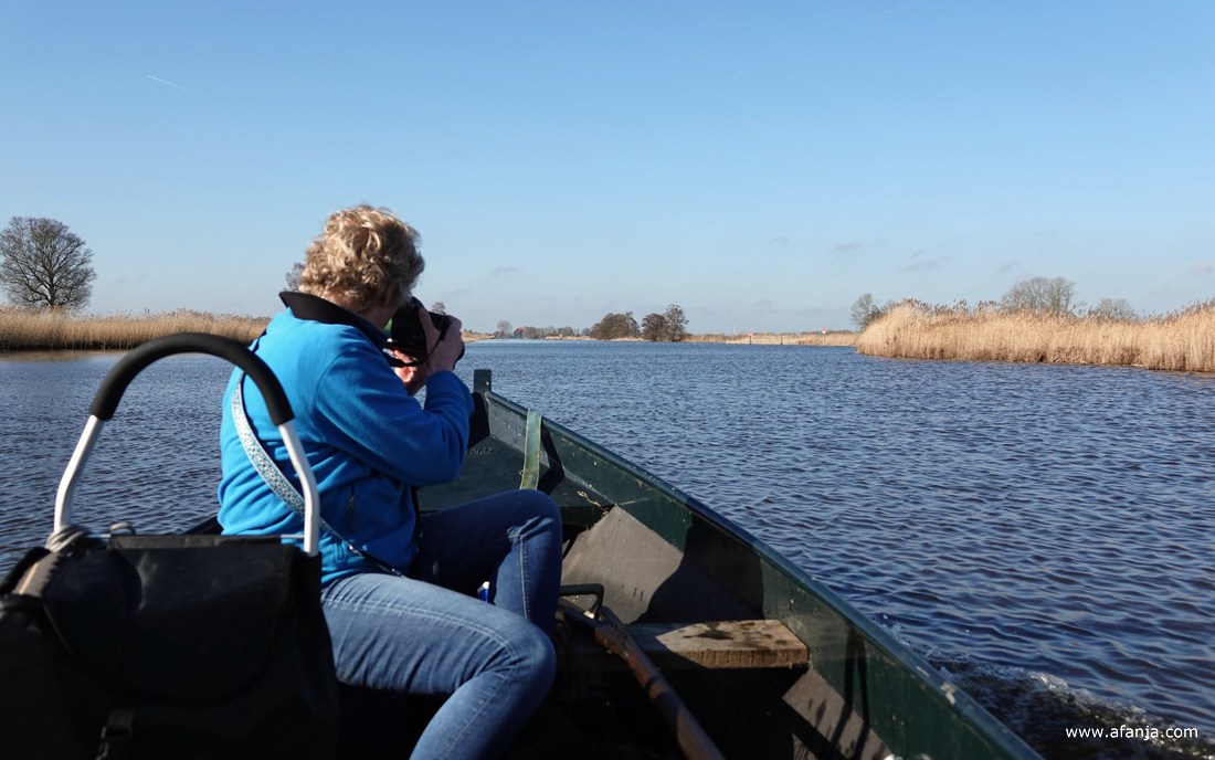 Jetske maakt een foto vanaf boot