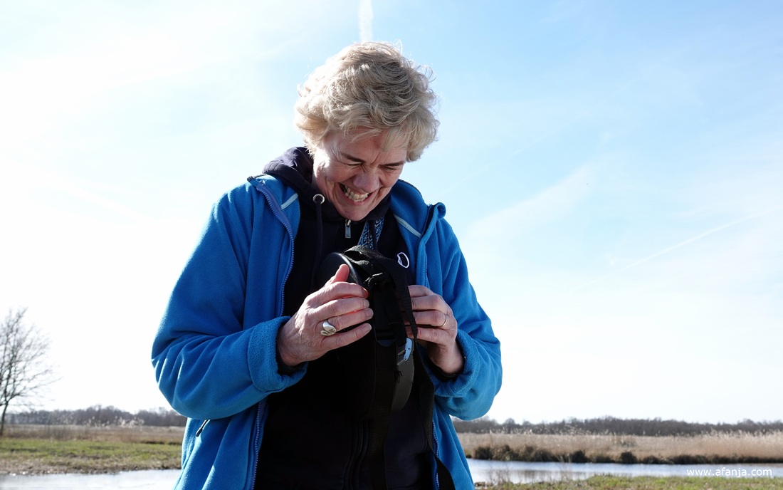 Jetske heeft een heel handig uitschuifbaar krukje. Na een jaar lang ingeschoven te zijn geweest, wilde het echter niet meer uitschuiven ...