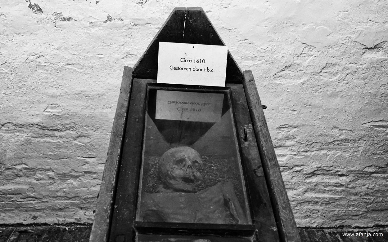 één van de mummies in de grafkelder