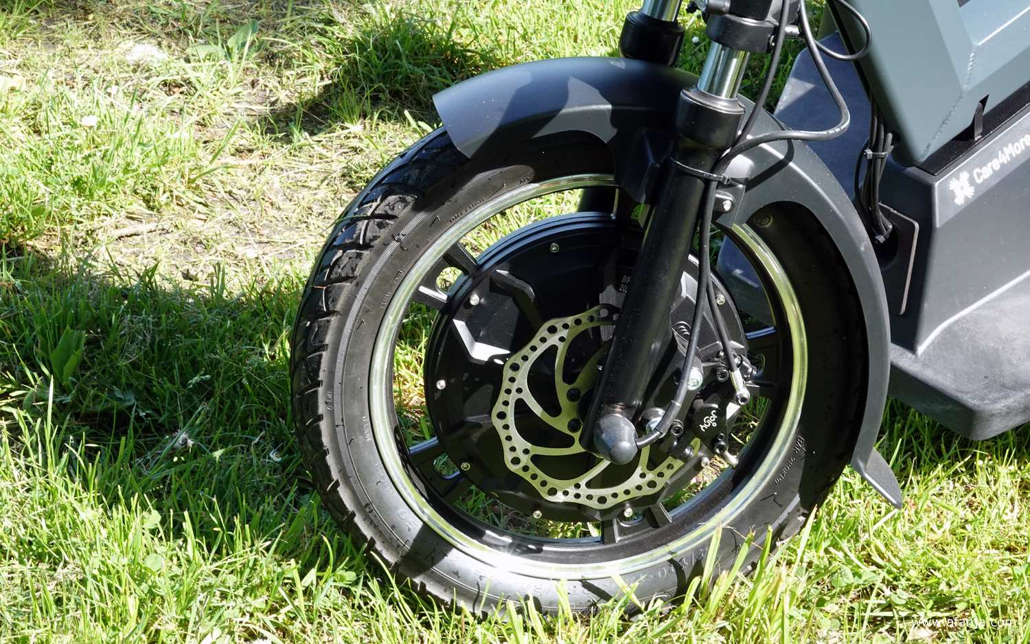 voorwiel van de Joiny - mijn alternatief voor een scootmobiel