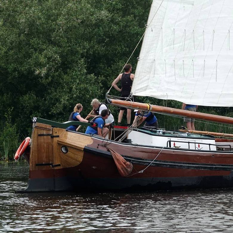 skûtsje' de Lege Wâlden' verlaat Buitenstvallaat