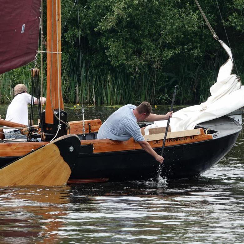 de praam 'de Útrinner' vaart Buitenstvallaat weer uit