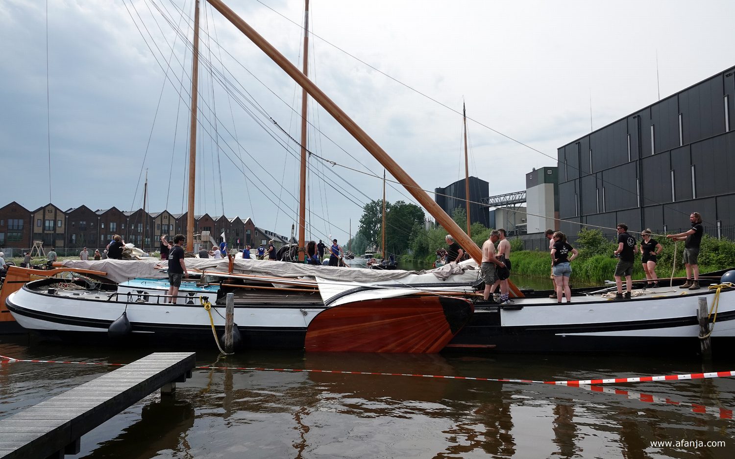 de mast van de Sterke Jerke wordt gestreken